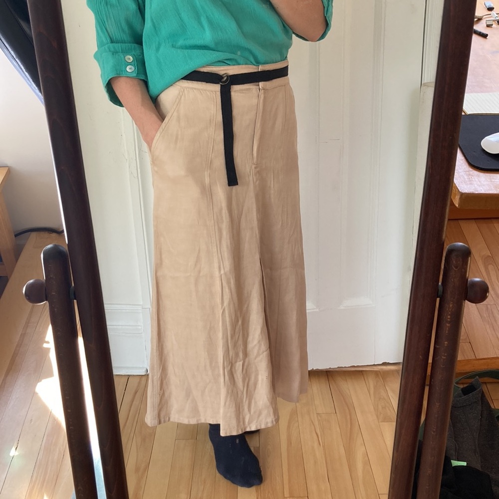 LEE MATHEWS belted beige linen maxi skirt, size 6